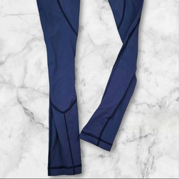 Lululemon Size 4 All the Right Places - Picture 4 of 4